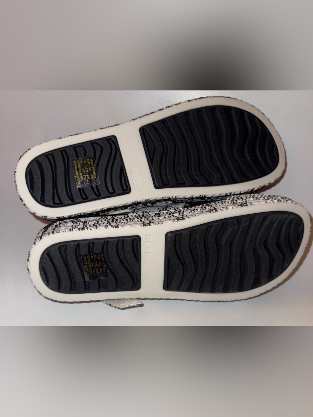 NEW WITH TAGS Reef Women's Water Vista Waterproof Sandals - Picture 3 of 7